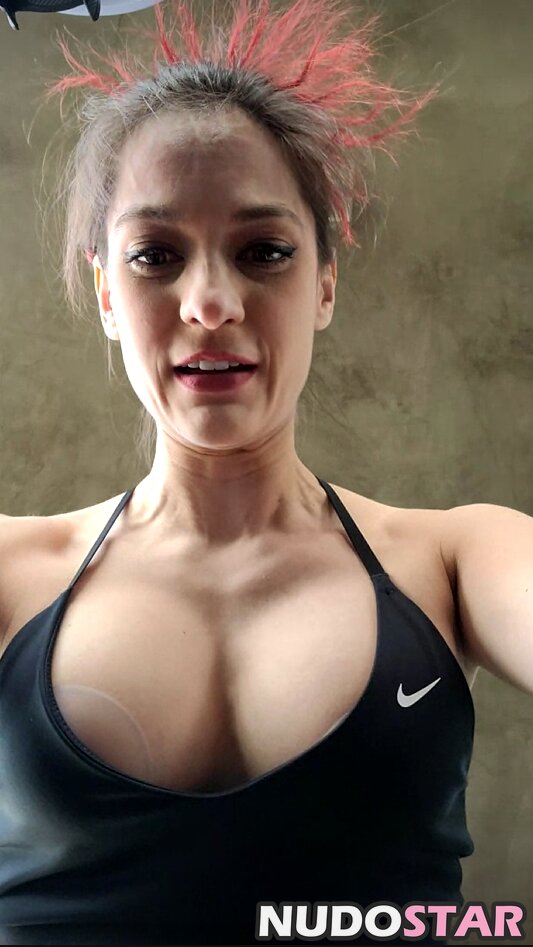 dang phuong thao recommends kara corvus onlyfans amine laraki add Gumjob porn photo