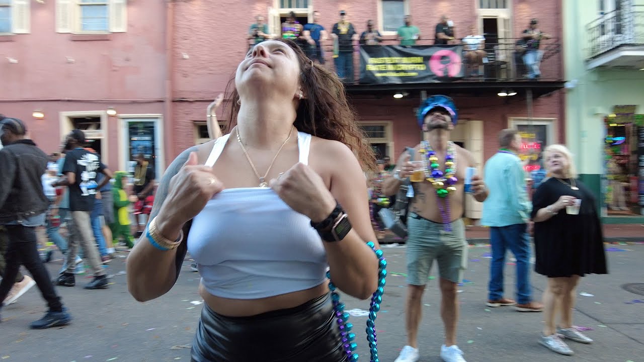 aniketh raj add flashing boobs at mardi gras image