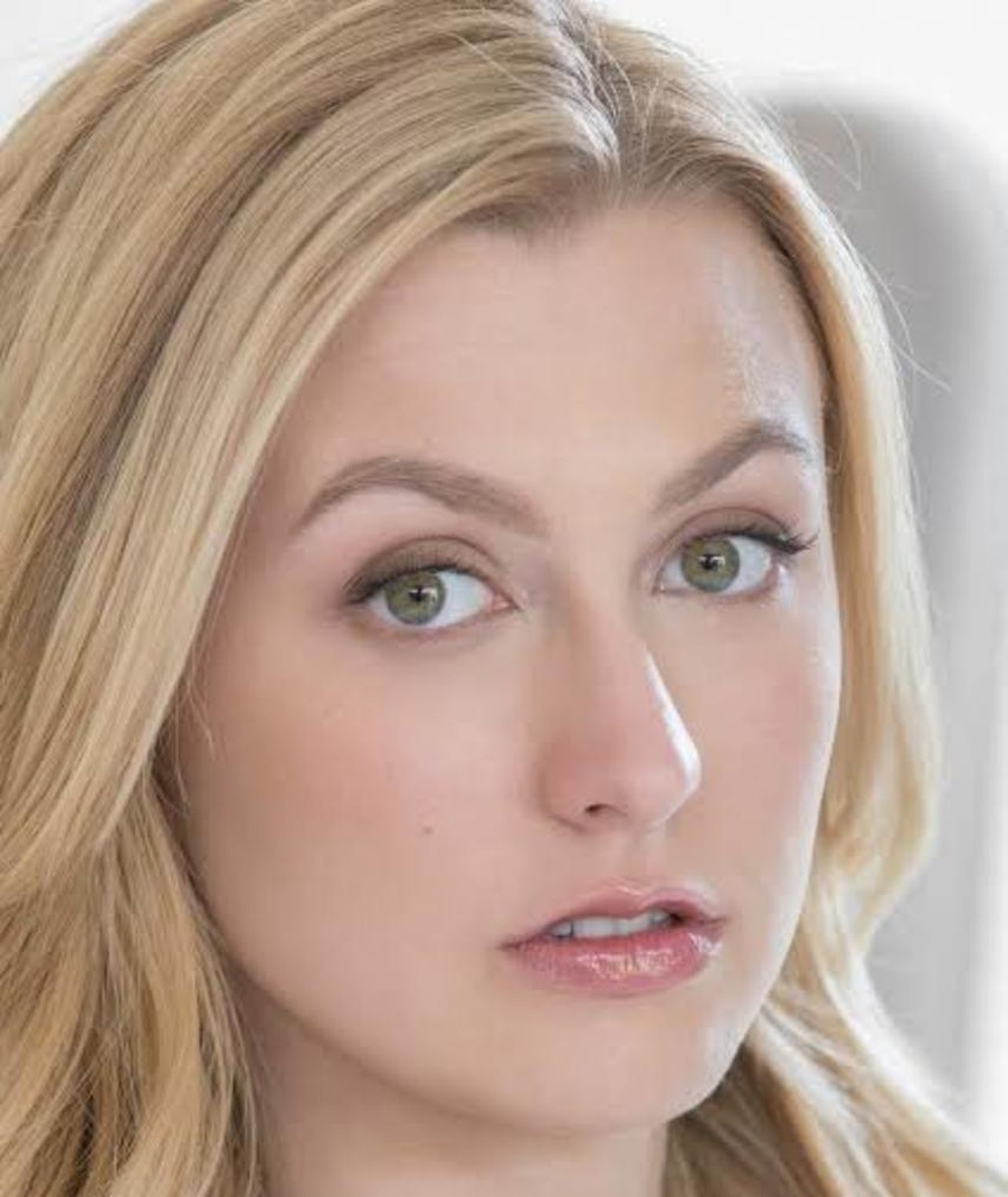 Alexa Peirce popper bate mia malkova vr