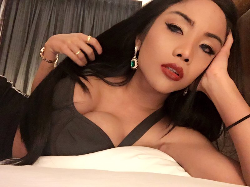 brian clemens add ladyboy leeya photo