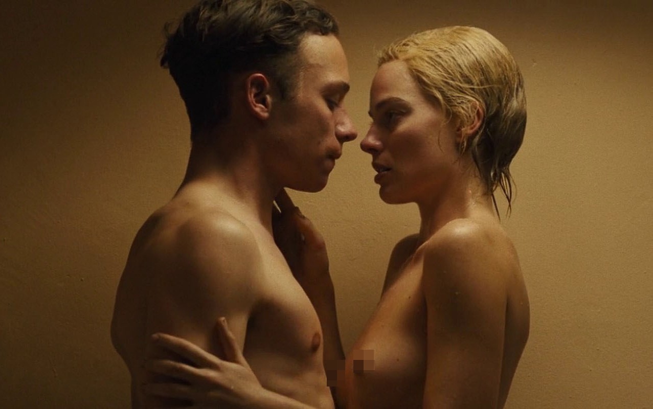 armani valentino add margot robbie nude pics photo